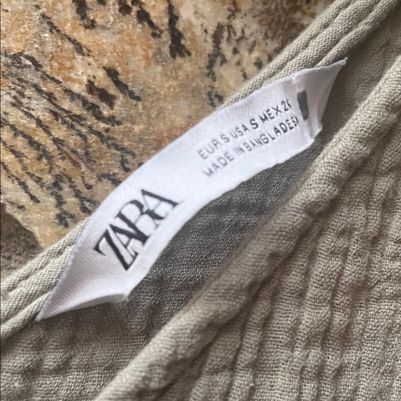 Zara Textured Gray Fabric - Picture 2 of 4